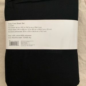 NWT room essential easy care sheet set